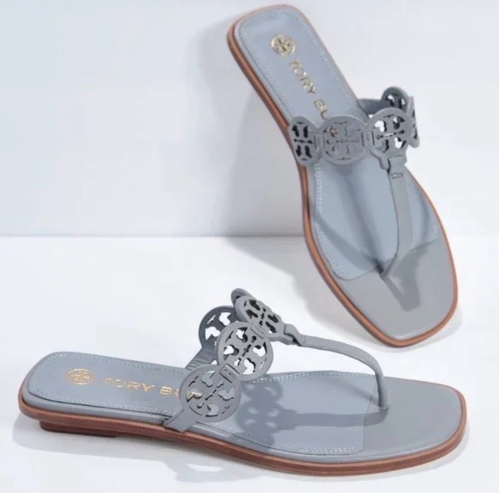 TORY BURCH  TINY MILLER 10MM THONG SANDAL
- CALF LEATHER